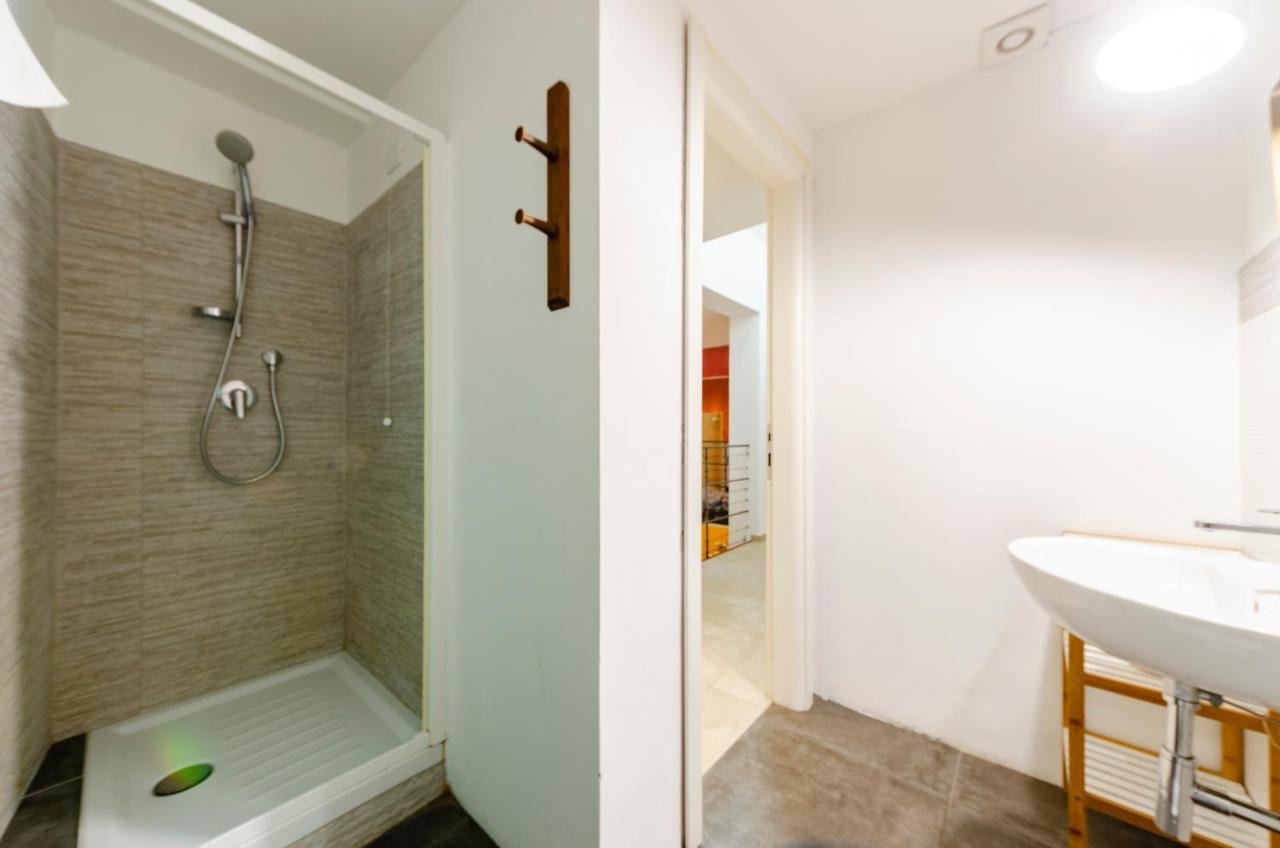 Joivy Vibrant Open-Plan Apt For 6 In Historic Centre Daire Cenova Dış mekan fotoğraf