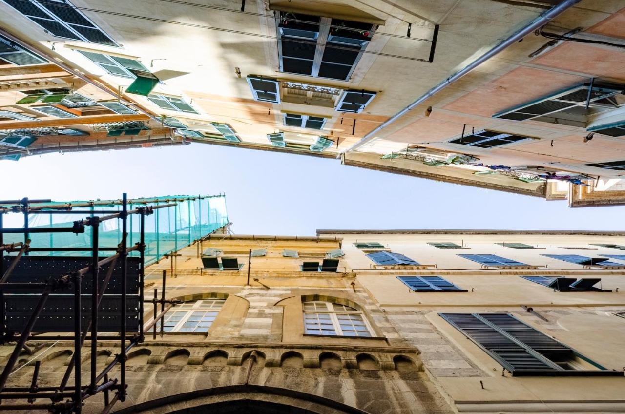 Joivy Vibrant Open-Plan Apt For 6 In Historic Centre Daire Cenova Dış mekan fotoğraf